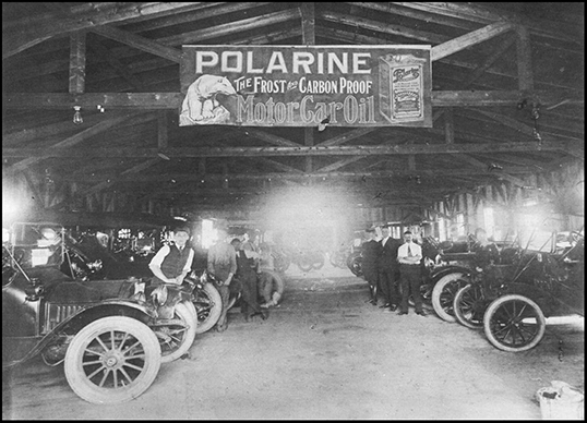Moll's Garage inside